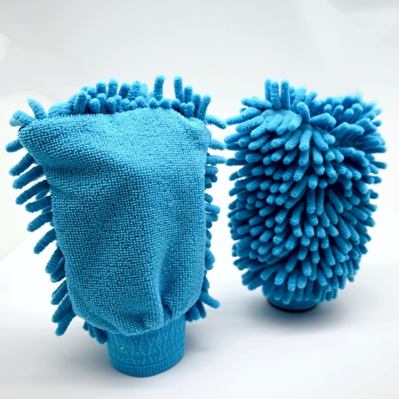 Tidy up any space with this microfiber duster.