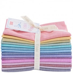 Tilda® Basics Chambray Fabrics Fat Quarter Bundle includes 15 fabrics.